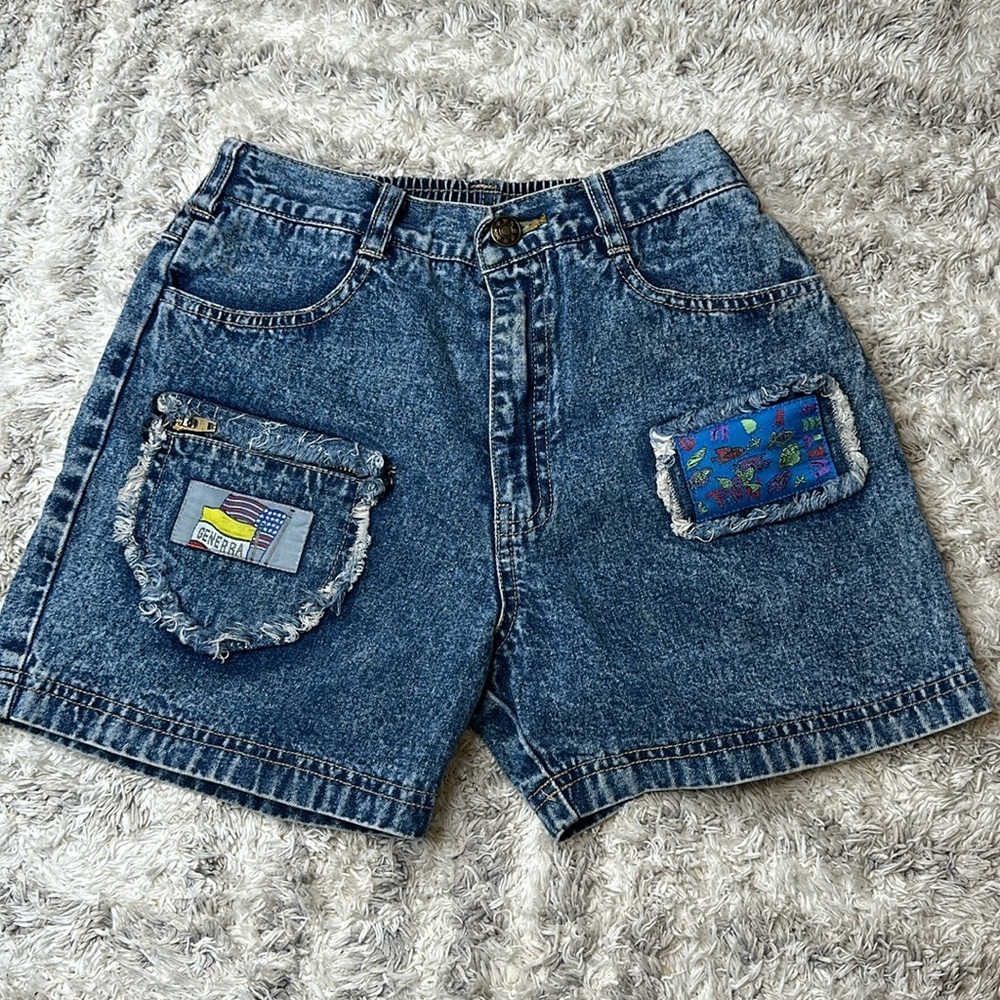 Vintage GENERRA Bermuda acid wash shorts with patches and 5 pockets 24” ladies